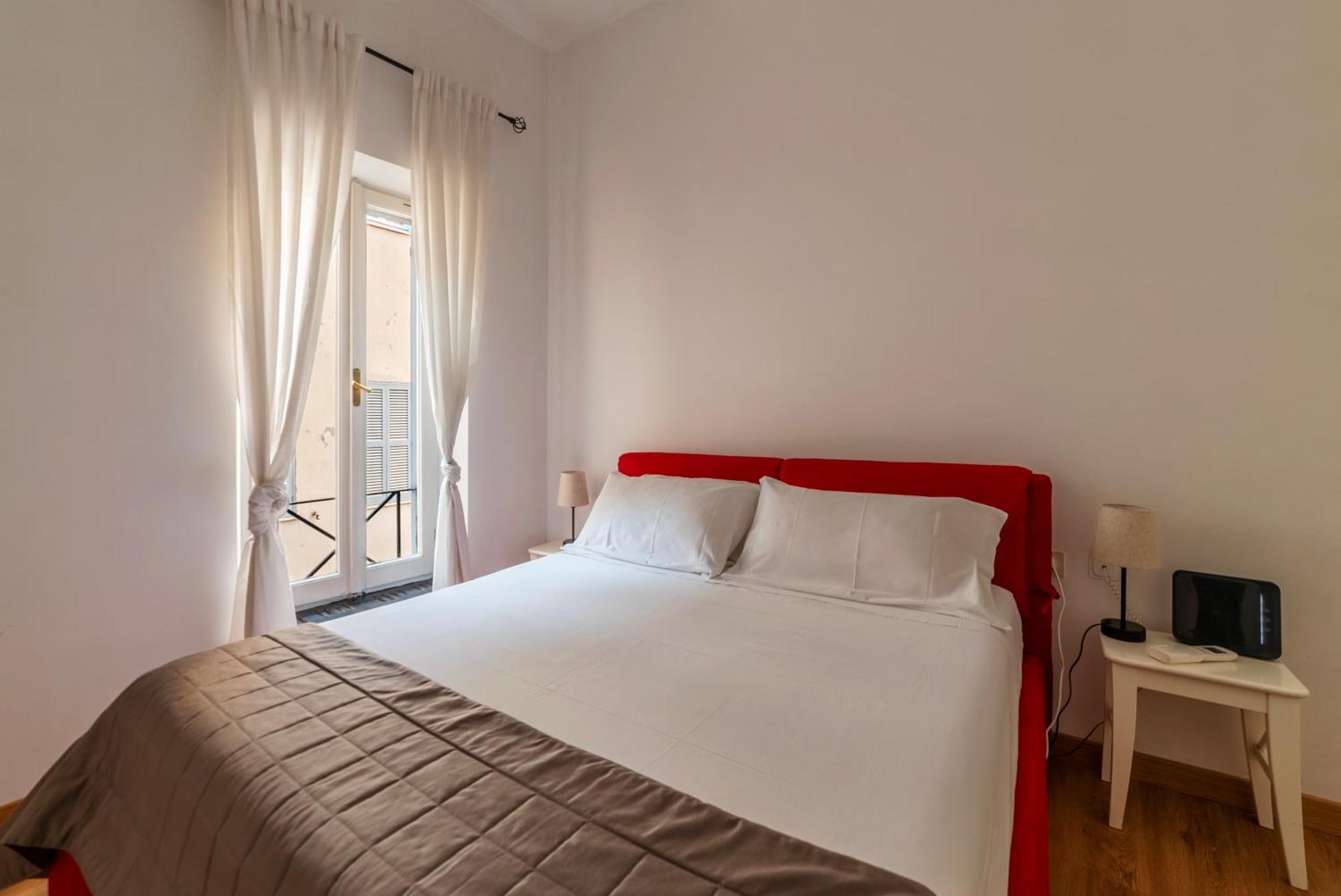 Via Del Pie Di Marmo Private Apartment Рим Екстер'єр фото