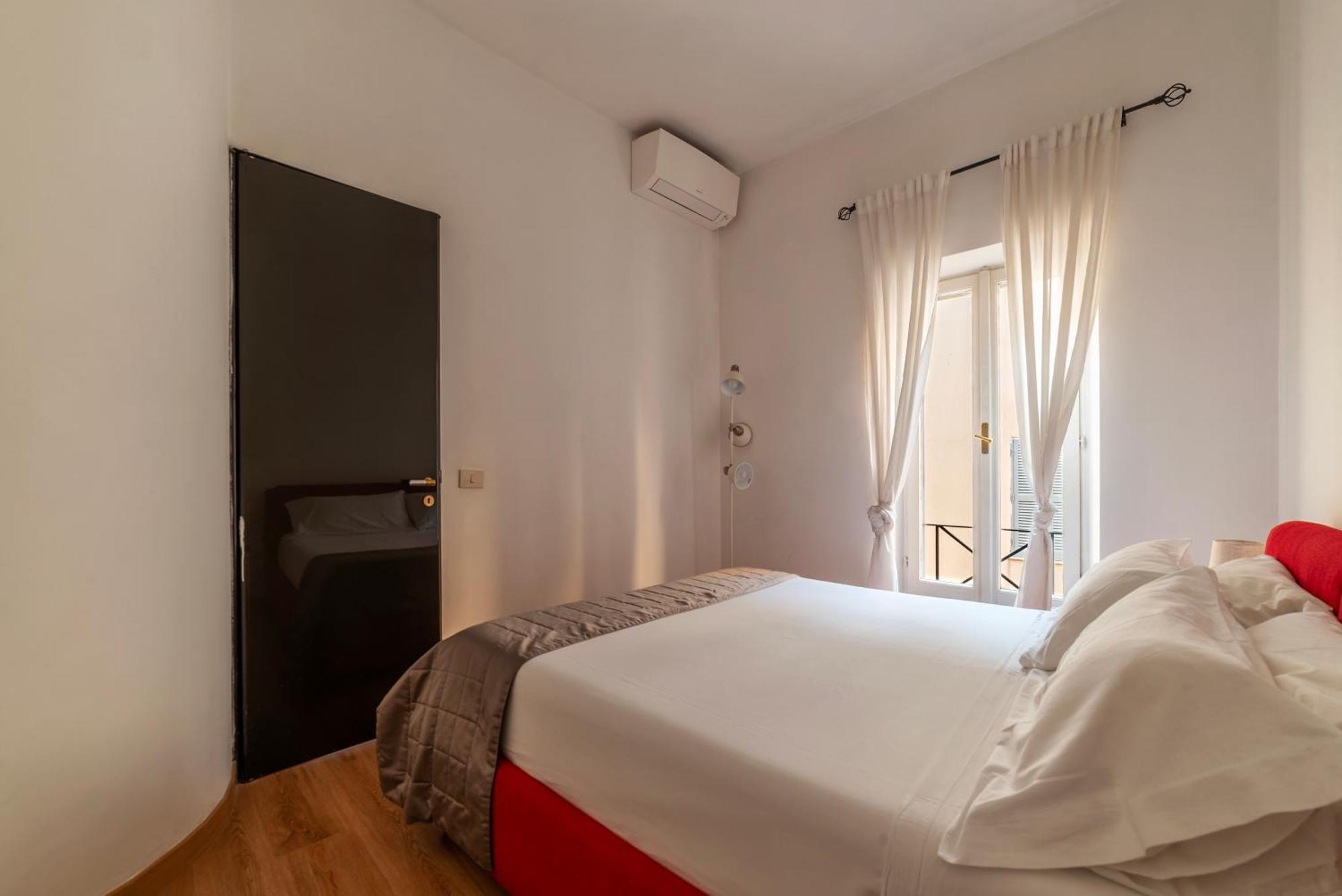 Via Del Pie Di Marmo Private Apartment Рим Екстер'єр фото